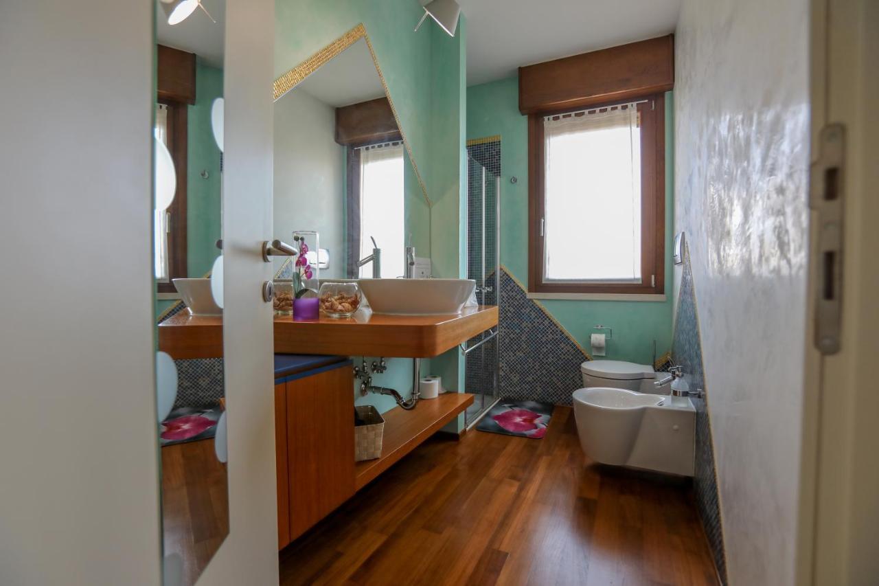 Eden Island Bed & Breakfast 2*