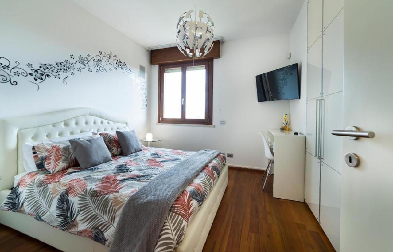 Eden Island Bed & Breakfast 2*